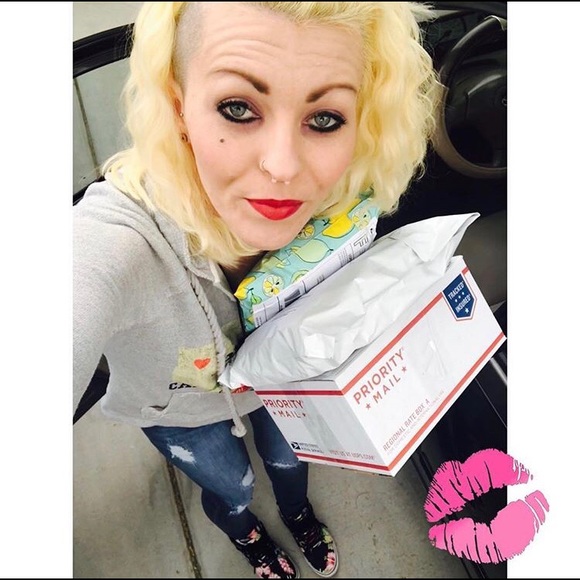 Meet your Posher, Gina - Picture 5 of 8